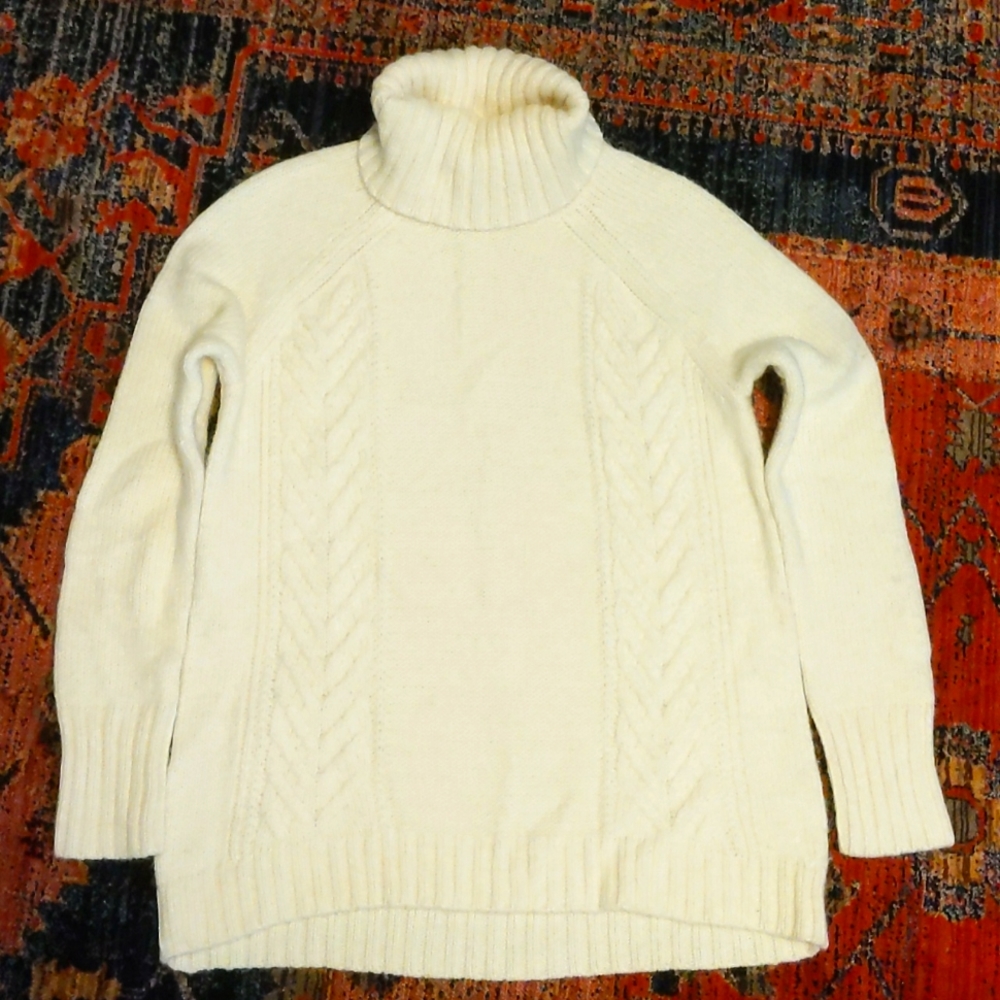 American Eagle cream knit turtle neck sweater